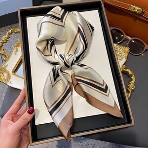 Elegant Cream and Brown  Scarf